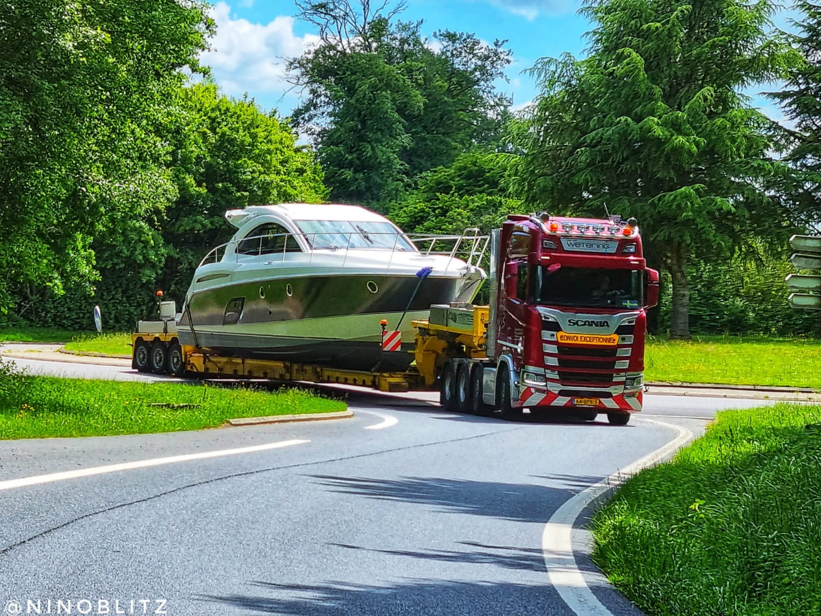 Contact met Van de Wetering Bateau & Transport Spécial